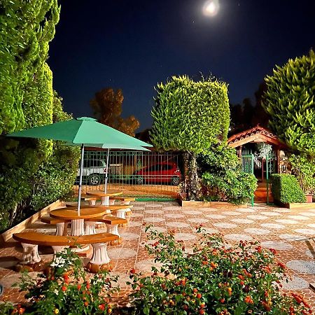 Hotel Moscopole Ksamil Buitenkant foto
