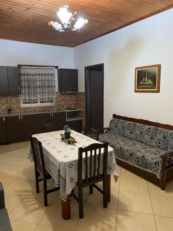 Hotel Moscopole Ksamil Buitenkant foto