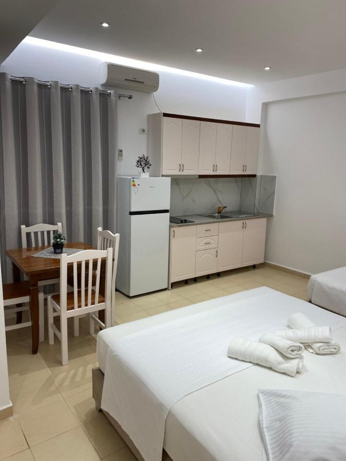 Hotel Moscopole Ksamil Buitenkant foto