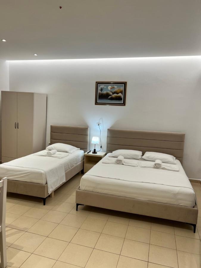 Hotel Moscopole Ksamil Buitenkant foto
