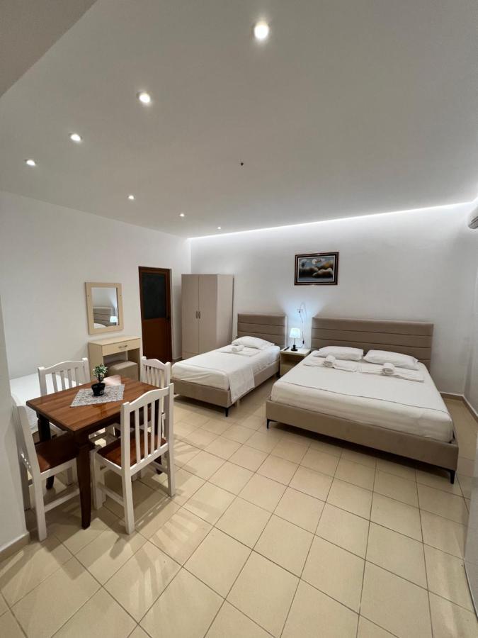 Hotel Moscopole Ksamil Buitenkant foto