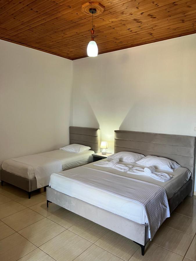Hotel Moscopole Ksamil Buitenkant foto