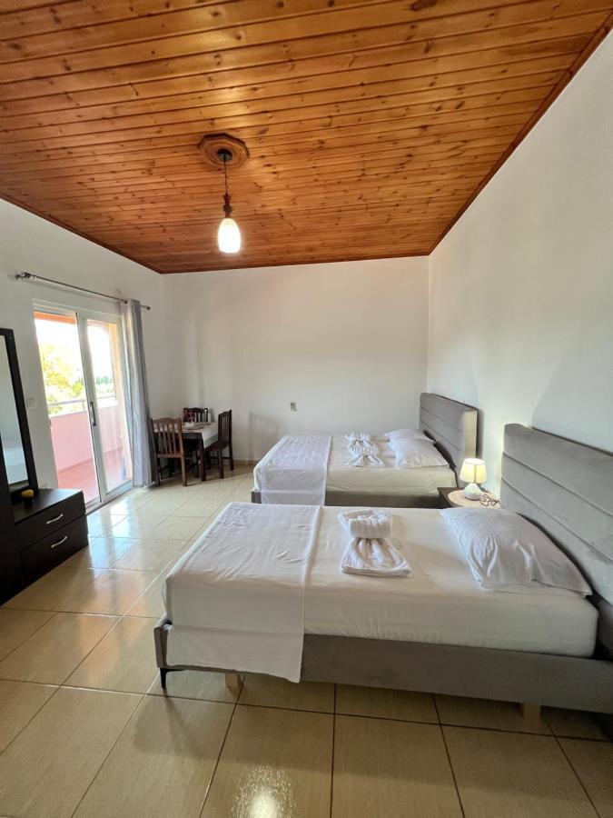 Hotel Moscopole Ksamil Buitenkant foto