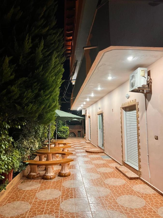 Hotel Moscopole Ksamil Buitenkant foto