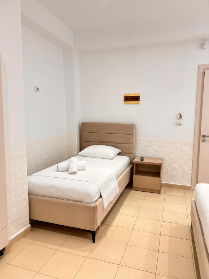 Hotel Moscopole Ksamil Buitenkant foto