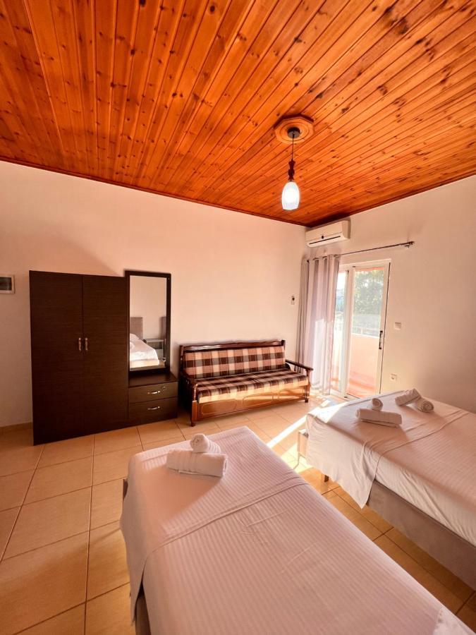 Hotel Moscopole Ksamil Buitenkant foto