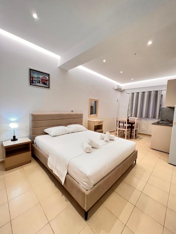 Hotel Moscopole Ksamil Buitenkant foto