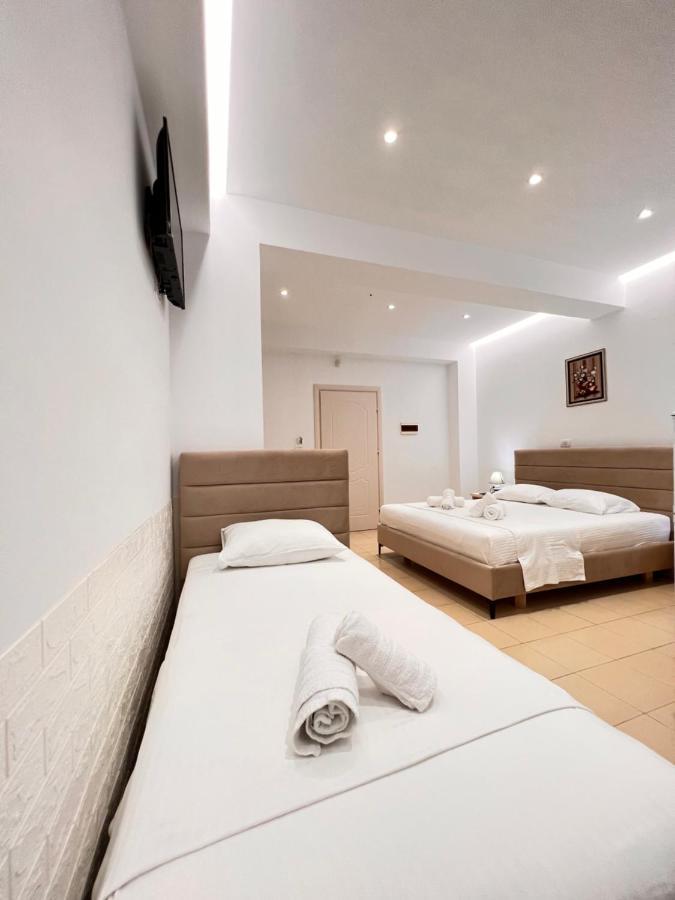 Hotel Moscopole Ksamil Buitenkant foto