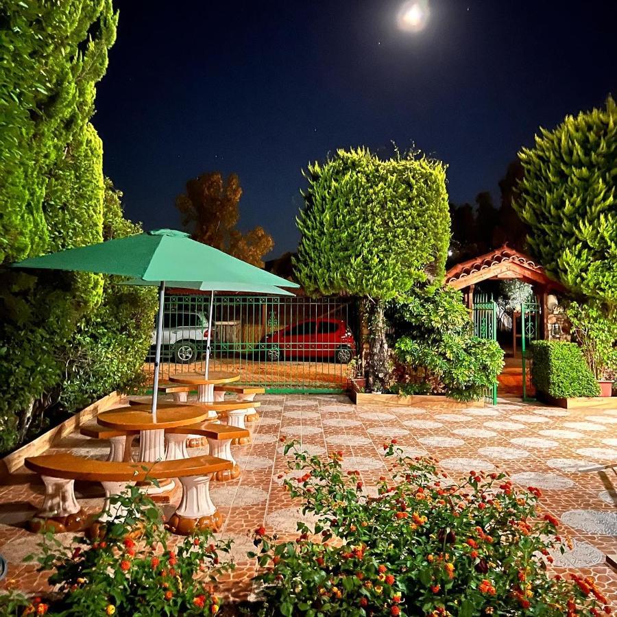 Hotel Moscopole Ksamil Buitenkant foto