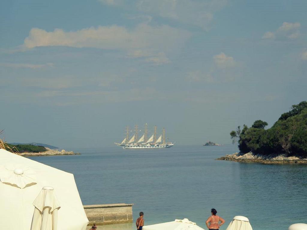 Hotel Moscopole Ksamil Buitenkant foto